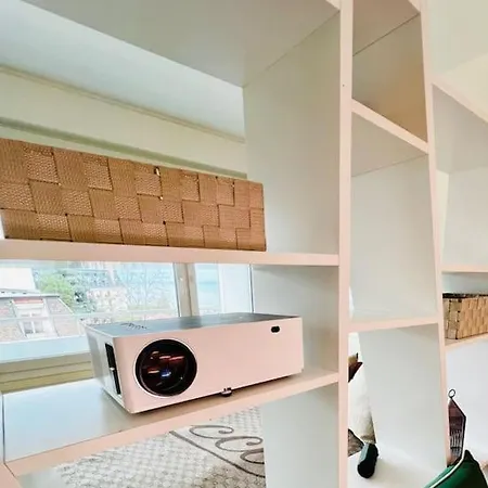 New Close To & Imd Apartment *